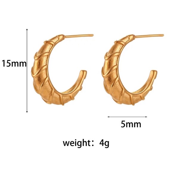 New 18K Gold C Shape Hoop Earrings, wonderful Earrings, wow Earrings - Picture 6 of 6